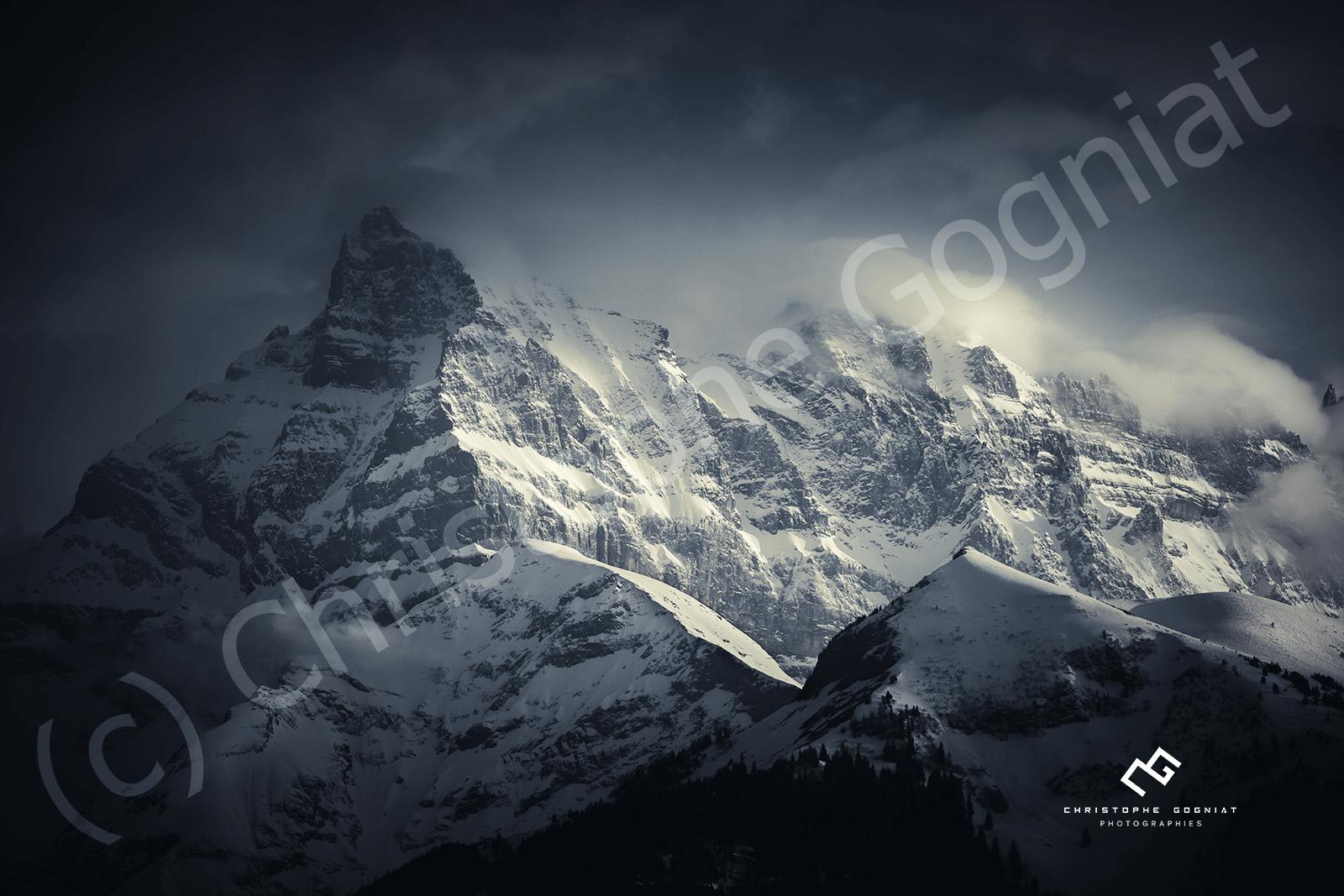 Les Dents du Midi enneigées